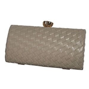 NEW Alessia Bianchi Cream Woven Clutch Purse Handbag Chain Strap, Flower Clasp